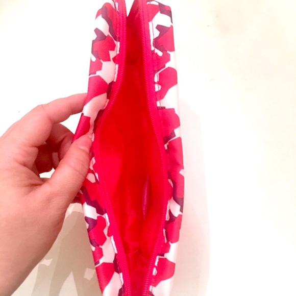 ESTEE LAUDER Pink Animal Print Cosmetic Bag - Picture 3 of 7